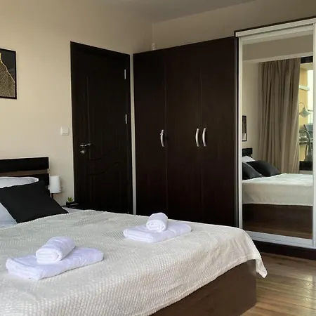 Tarnovo Center * Weliko Tarnowo
