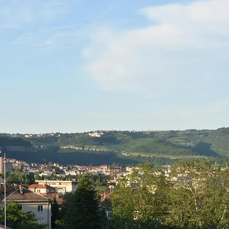 Tarnovo Center Weliko Tarnowo